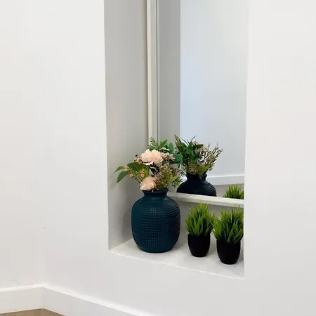 Apartament 102 - Beachside Renovated 1br W Private Garden