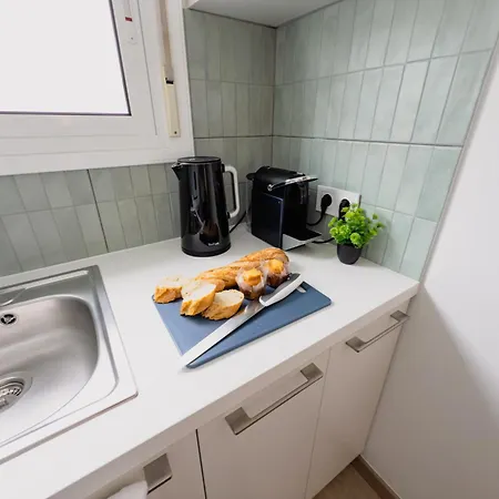 102 - Beachside Renovated 1Br Apt W Private Garden Cambrils