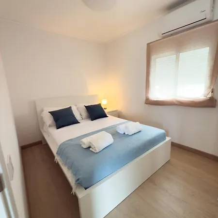 102 - Beachside Renovated 1br W Private Garden Apartament Cambrils